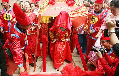 現(xiàn)代中式婚禮當日流程推薦  第2張