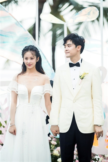 婚禮上新郎應該穿什么樣的西裝，才能看起來不像房產中介？  第18張