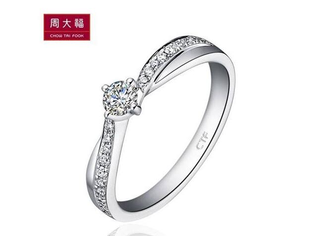 鉆戒一定要買(mǎi)名牌的嗎？周大福的鉆戒品質(zhì)如何？  第3張