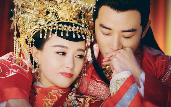 鳳冠霞帔婚紗價(jià)格是多少  第2張