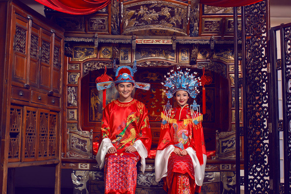 鳳冠霞帔婚紗價(jià)格是多少  第4張