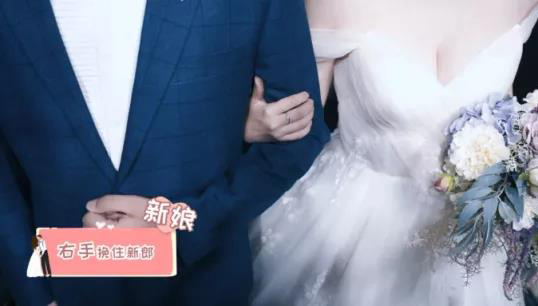 婚禮儀式：新娘穿拖尾婚紗如何優(yōu)雅入場？  第2張