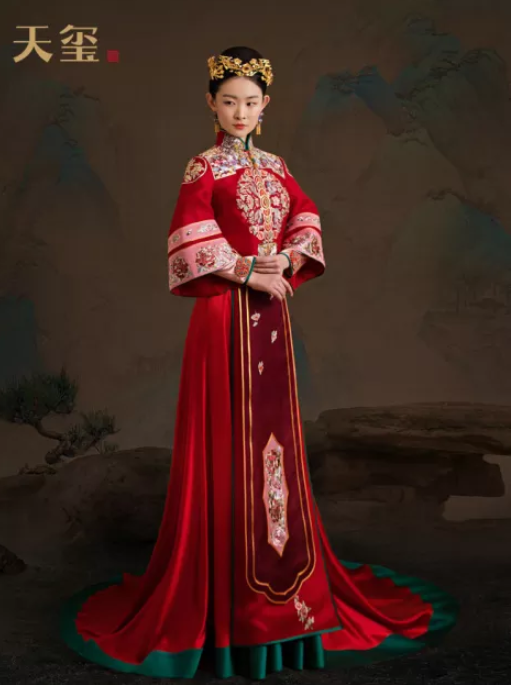 龍鳳褂、秀禾服、馬來褂傻傻分不清楚，中式禮服怎么選？看這篇就夠！  第14張